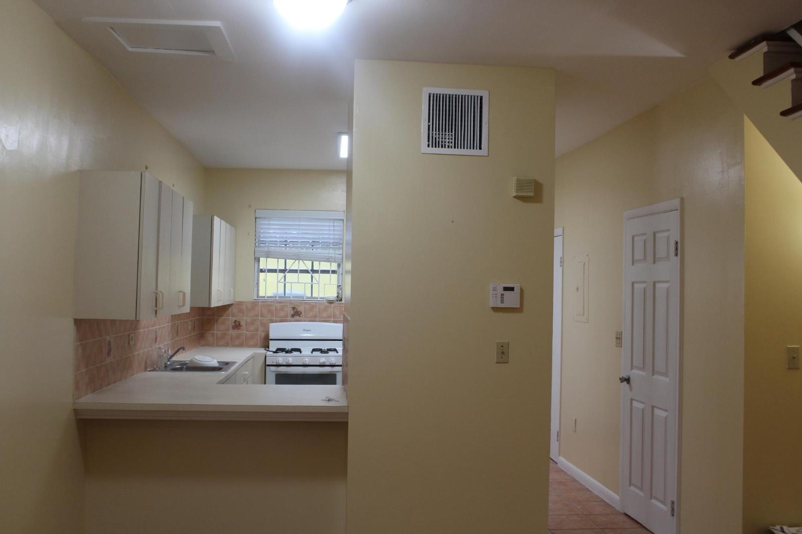 2-bedroom apartment in Country Club Estates, Nassau — photo 3