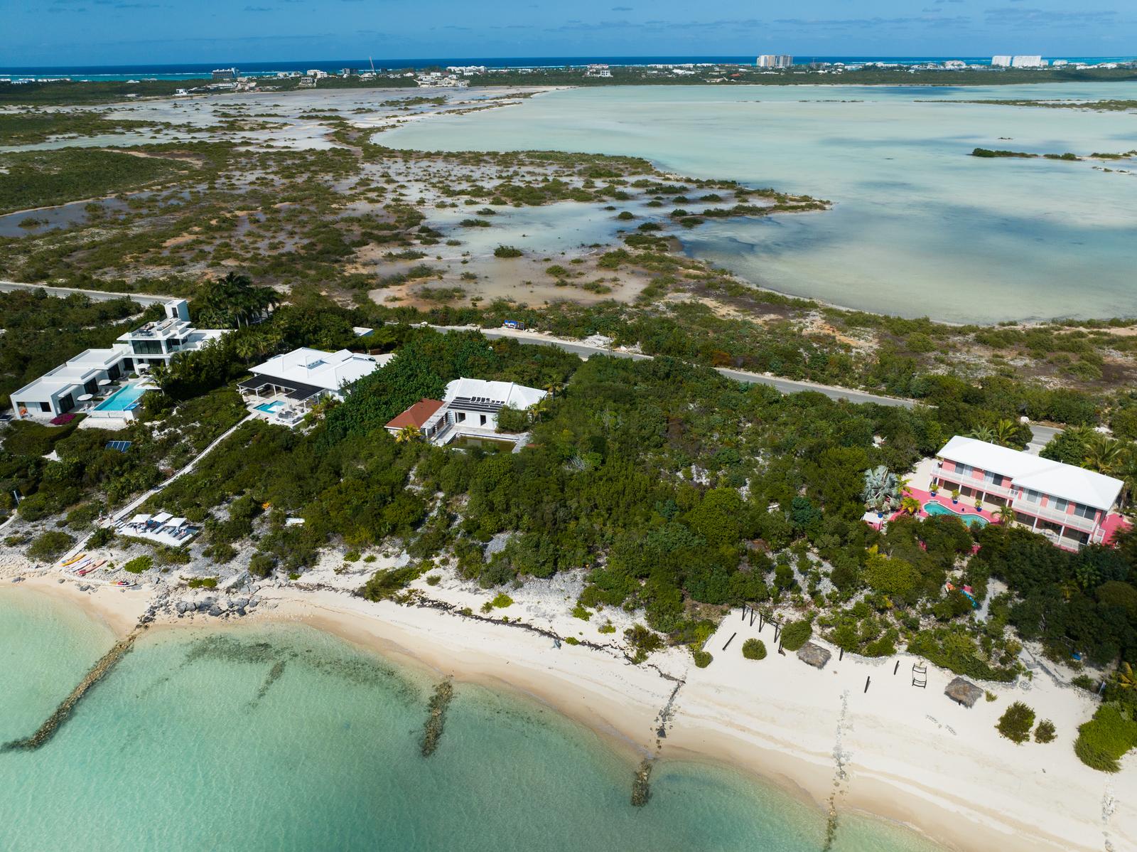 Absolute View Villa Turtle Tail Drive, Providenciales, TC — photo 2