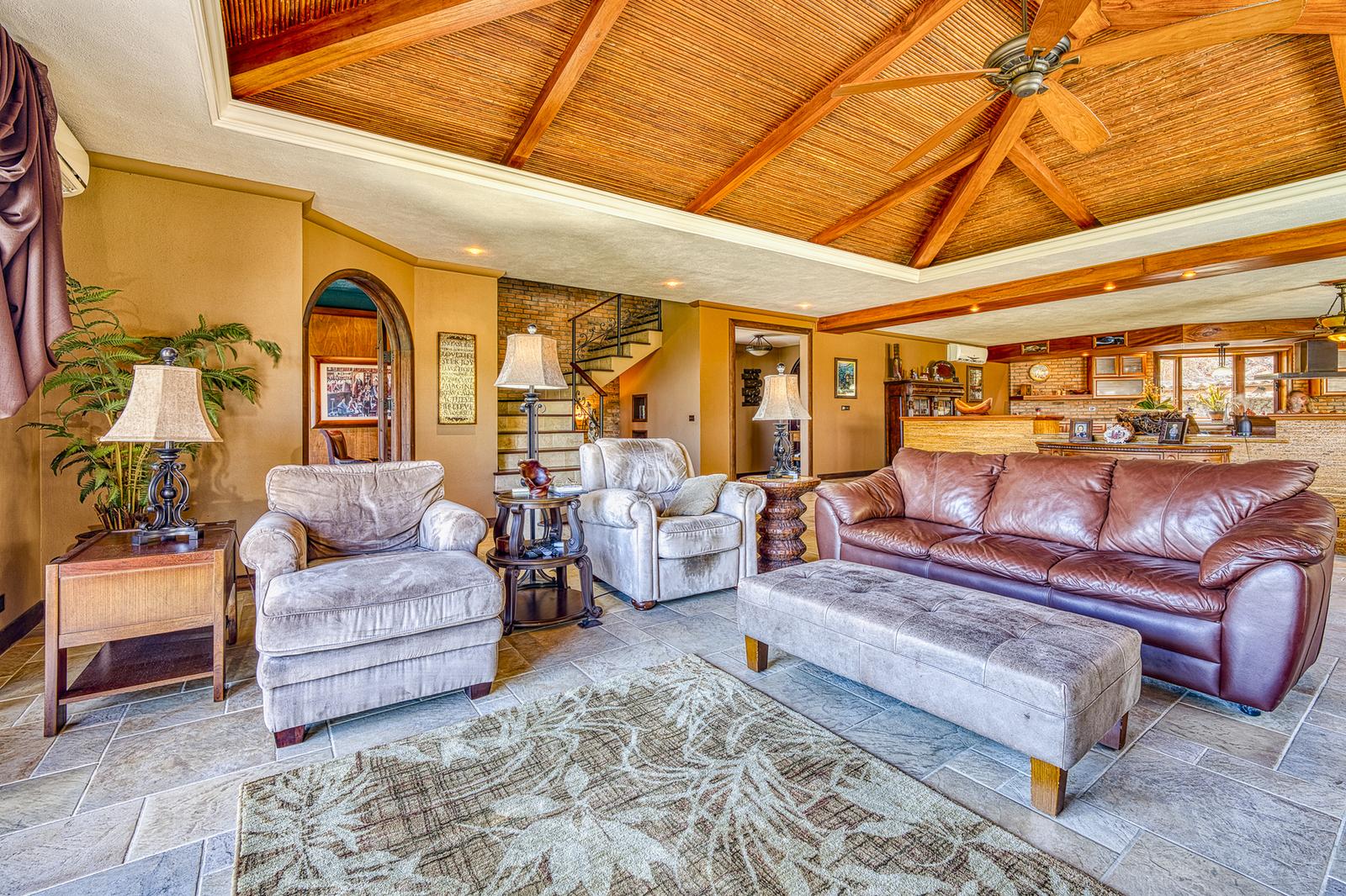 7 Bedroom Ocean-View Home for Sale, Playa Hermosa, Guanacaste, Costa Rica — photo 4