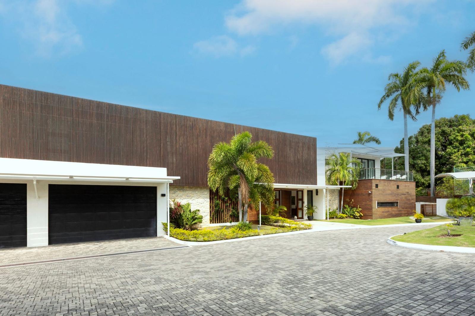 6 Bedroom Luxury Estate for Sale, 34-36 Earls Court, Kingston 8, Jamaica — photo 2