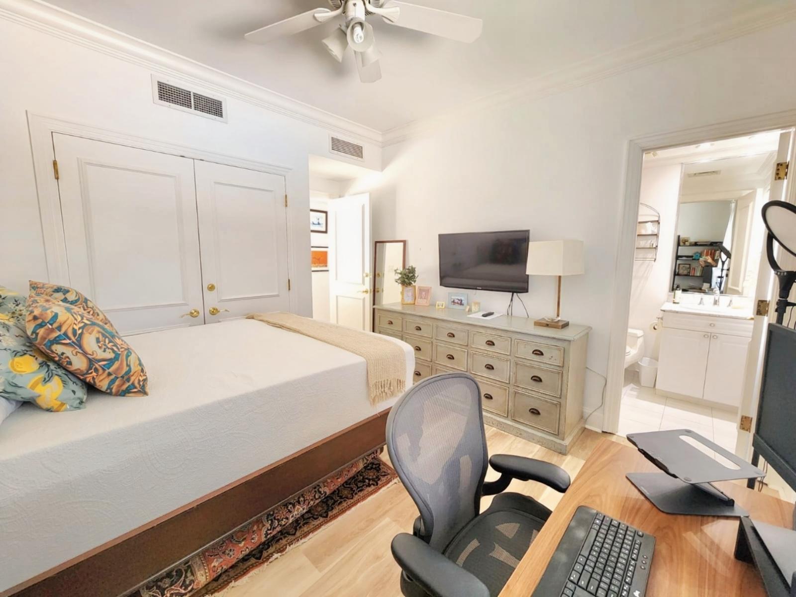 3-bedroom apartment in Bayroc, West Bay Street, Nassau — photo 4