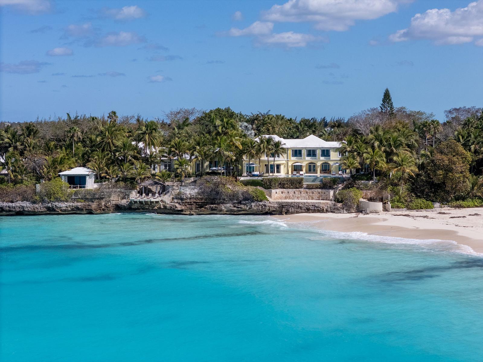 Jungle Cove, Iconic Beachfront Estate — photo 4