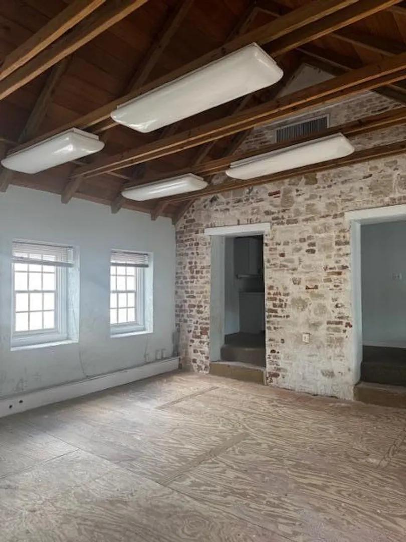 Large office space for lease in Christiansted, St Croix — photo 3