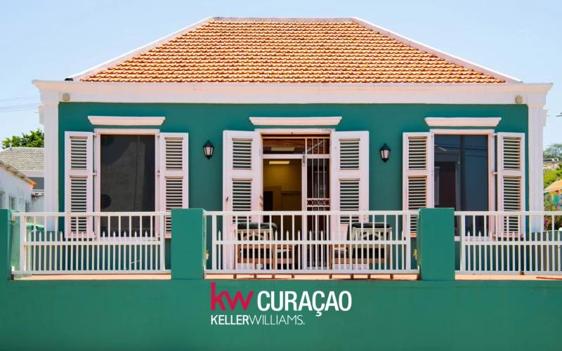 Beautiful Monument with Commercial Spaces in Otrobanda, Curaçao — photo 2