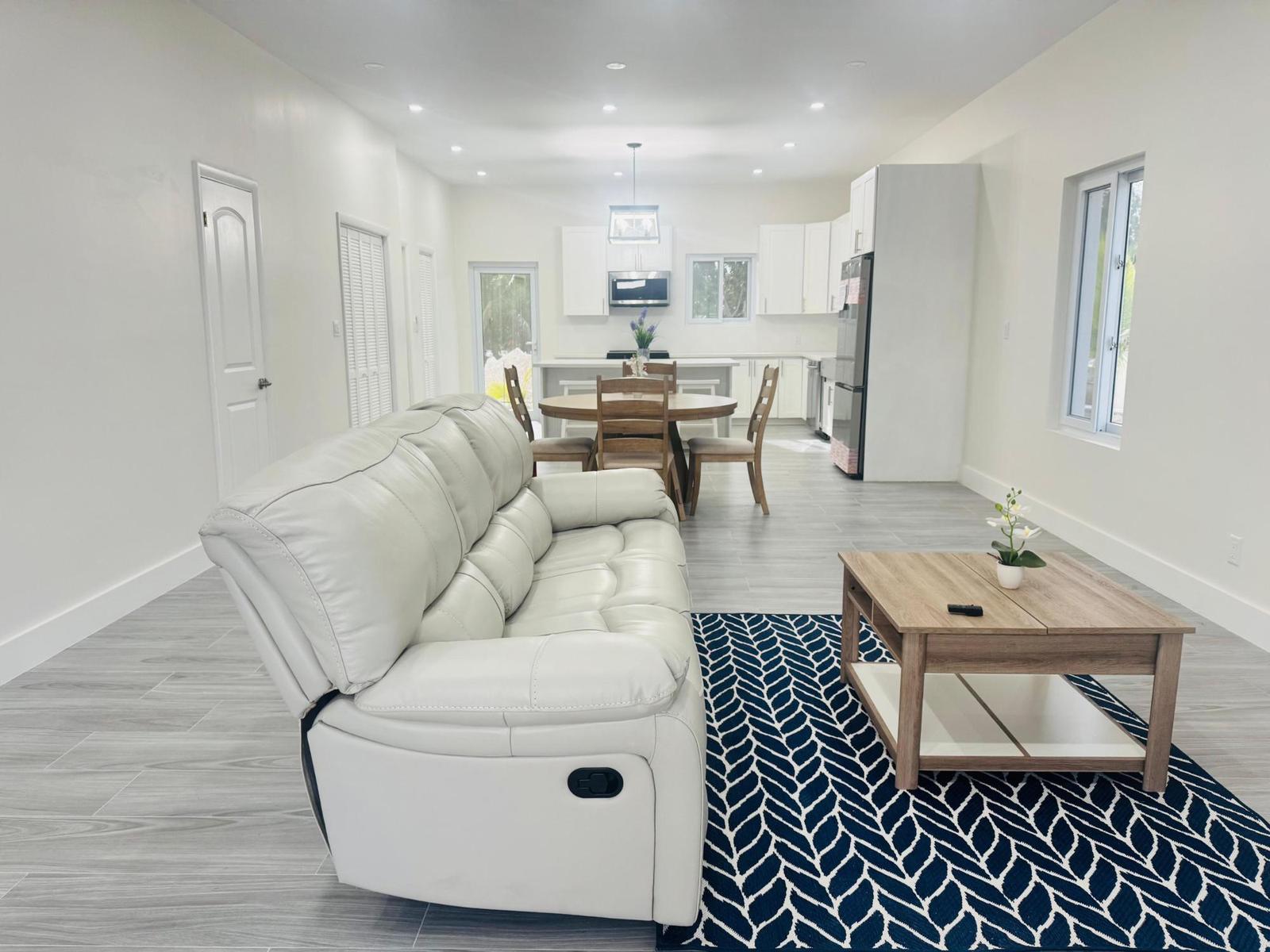 SOUTH OCEAN ESTATES — photo 3