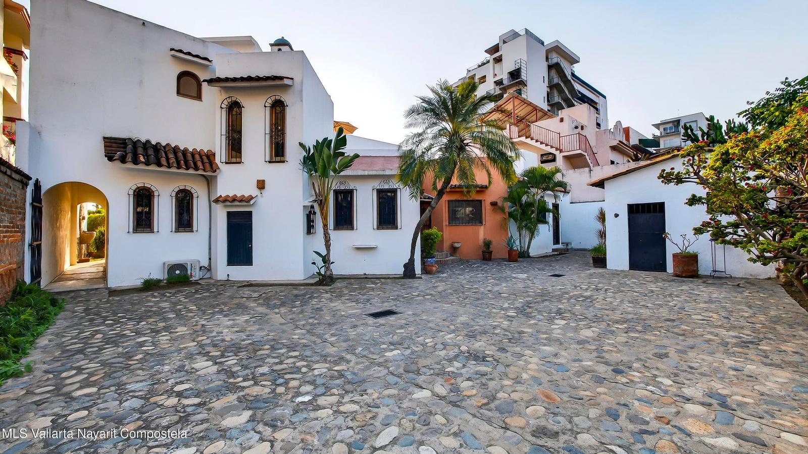 5 Bedroom Villa for Sale, Bucerias, Nayarit, Mexico — photo 2
