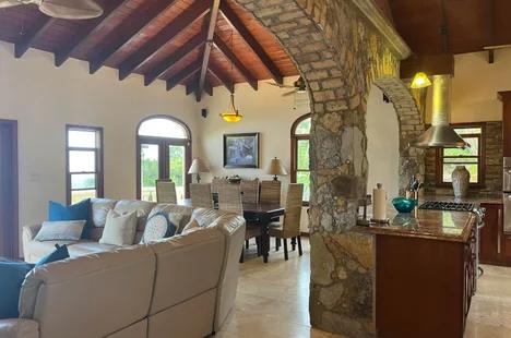 6-bedroom single family home in St. Thomas, Virgin Islands — photo 1