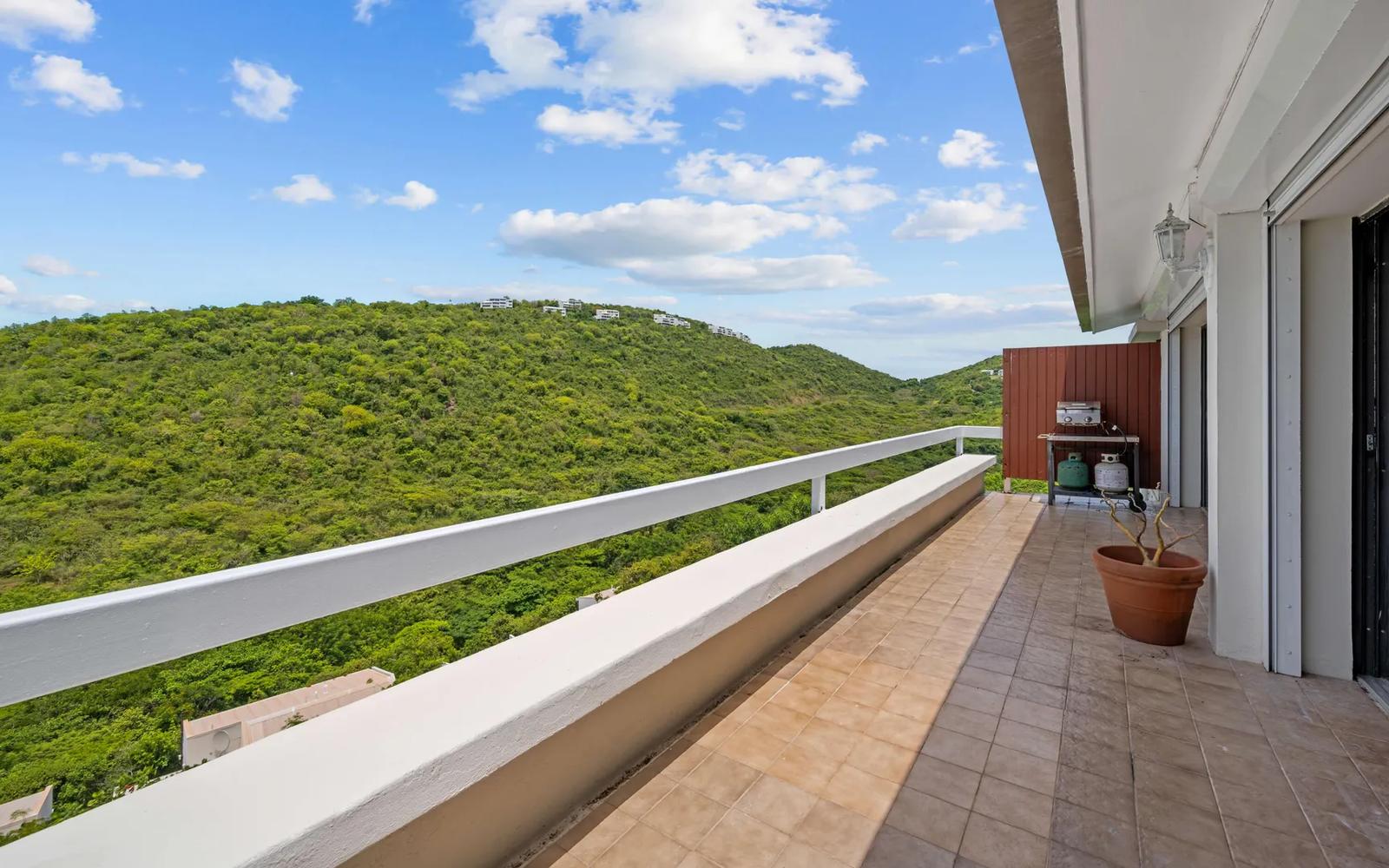 3 Bed, 3 Bath Condo with Ocean View in Mahogany Run — photo 4