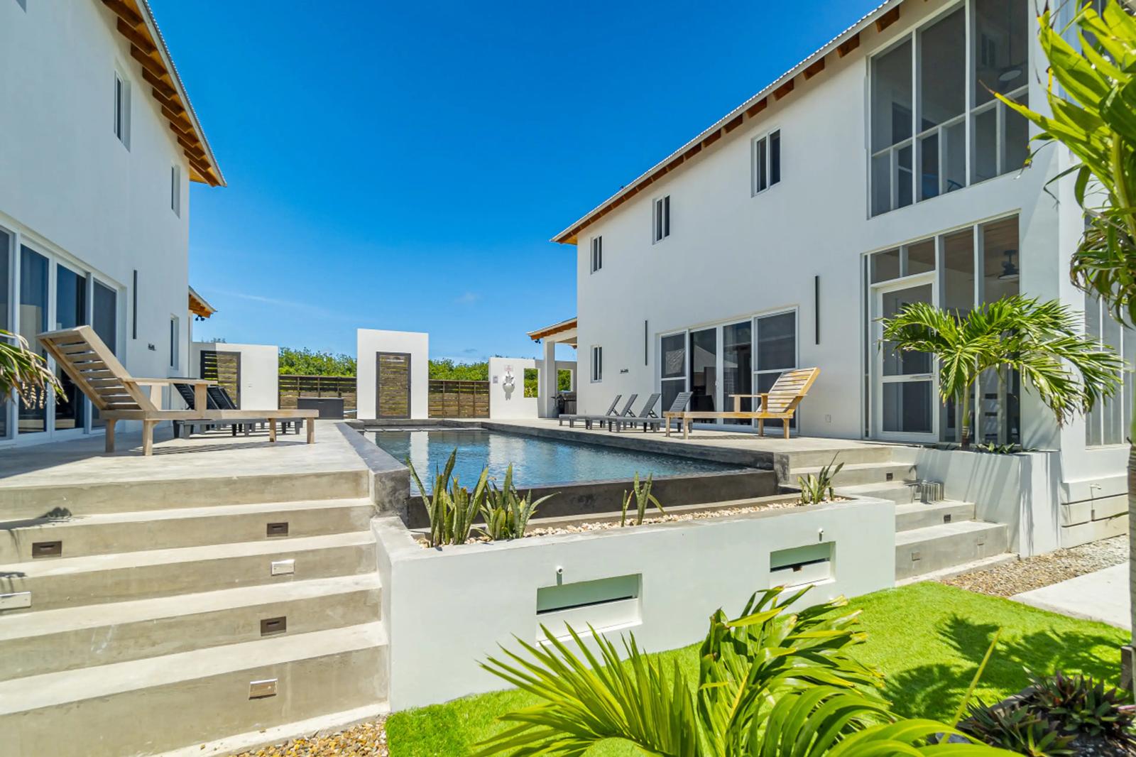 8 Bedroom Villa Investment Opportunity in Mahogany Bay Village, Belize — photo 1