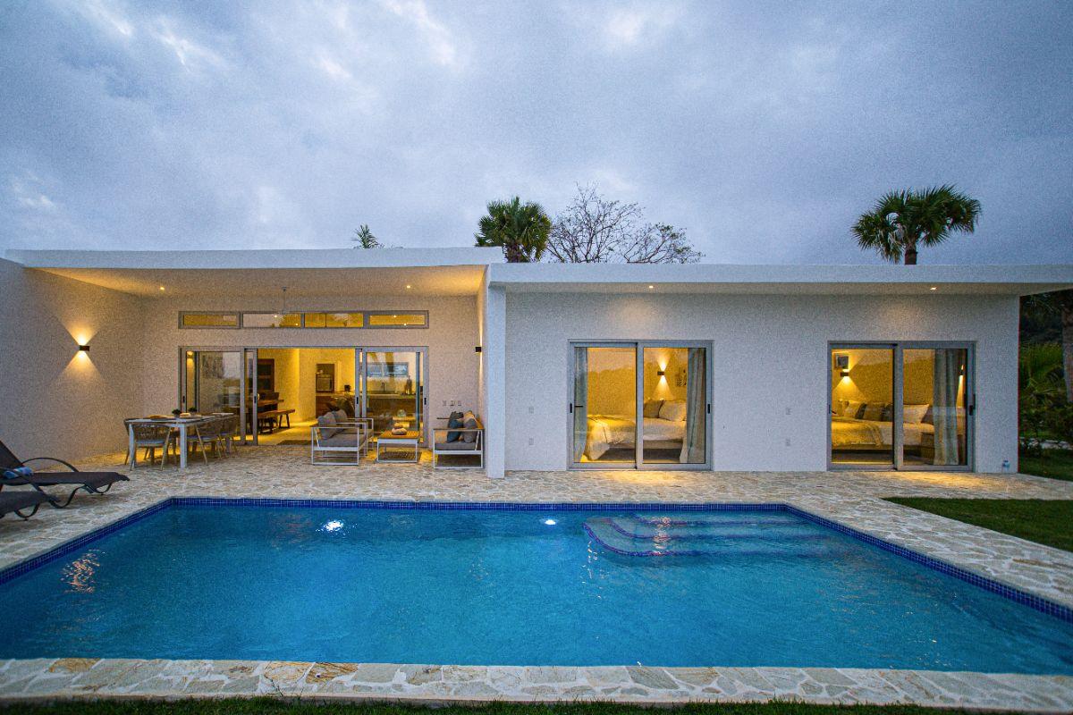 Luxury, peace and simplicity define this cozy nest. (Open to deals. Make your OFFER) — photo 5