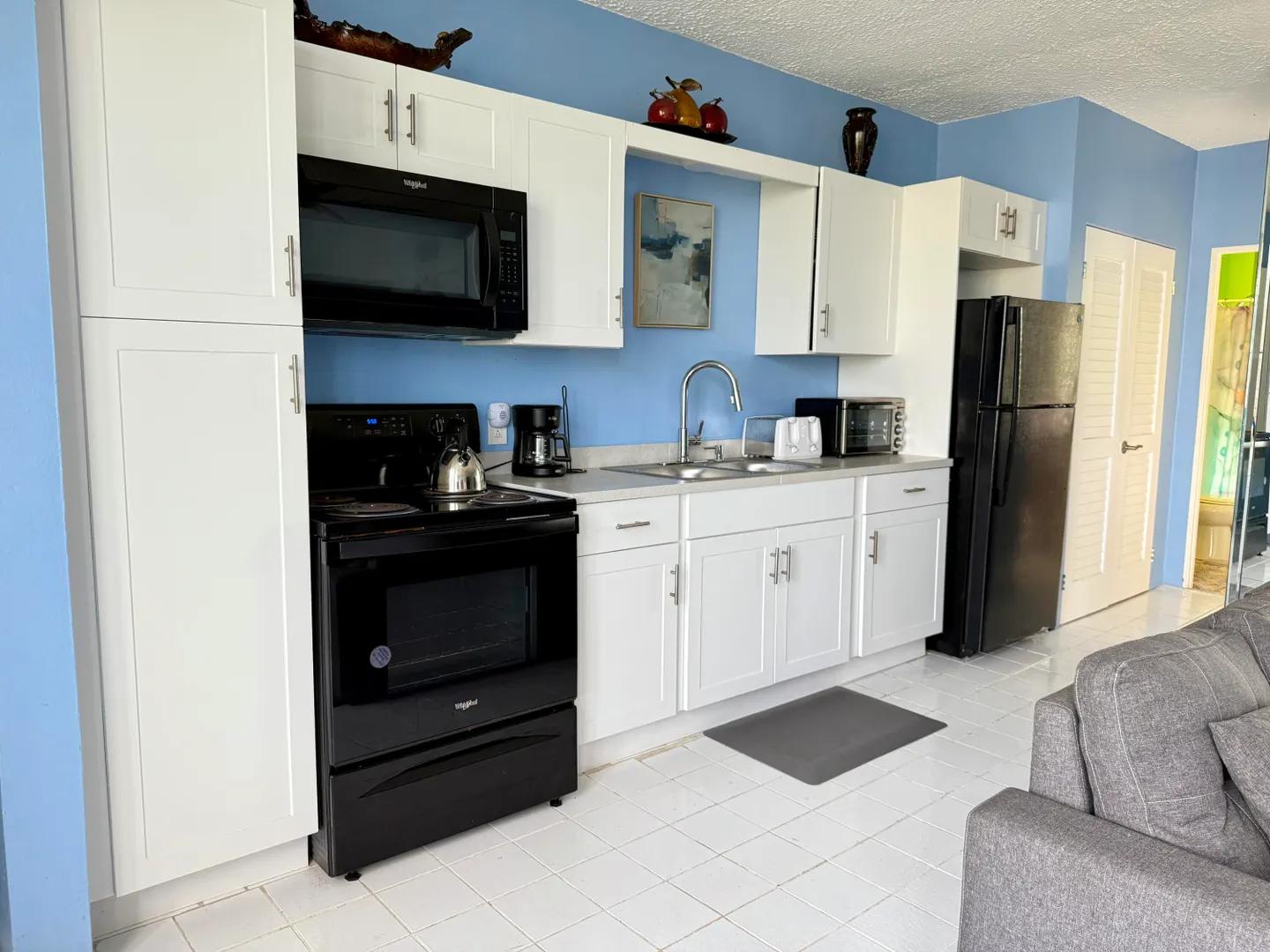 1 Bed 1 Bath Condo in Bay Garden Condominiums, US Virgin Islands — photo 3