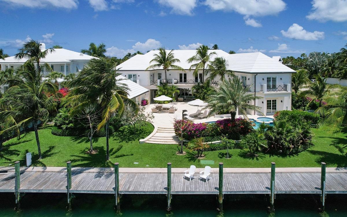 4-bedroom house in Ocean Club Estates, Paradise Island — photo 1