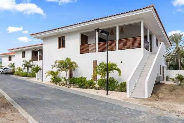 Luxurious 3-bedroom penthouse in Vredenberg Village — photo 1