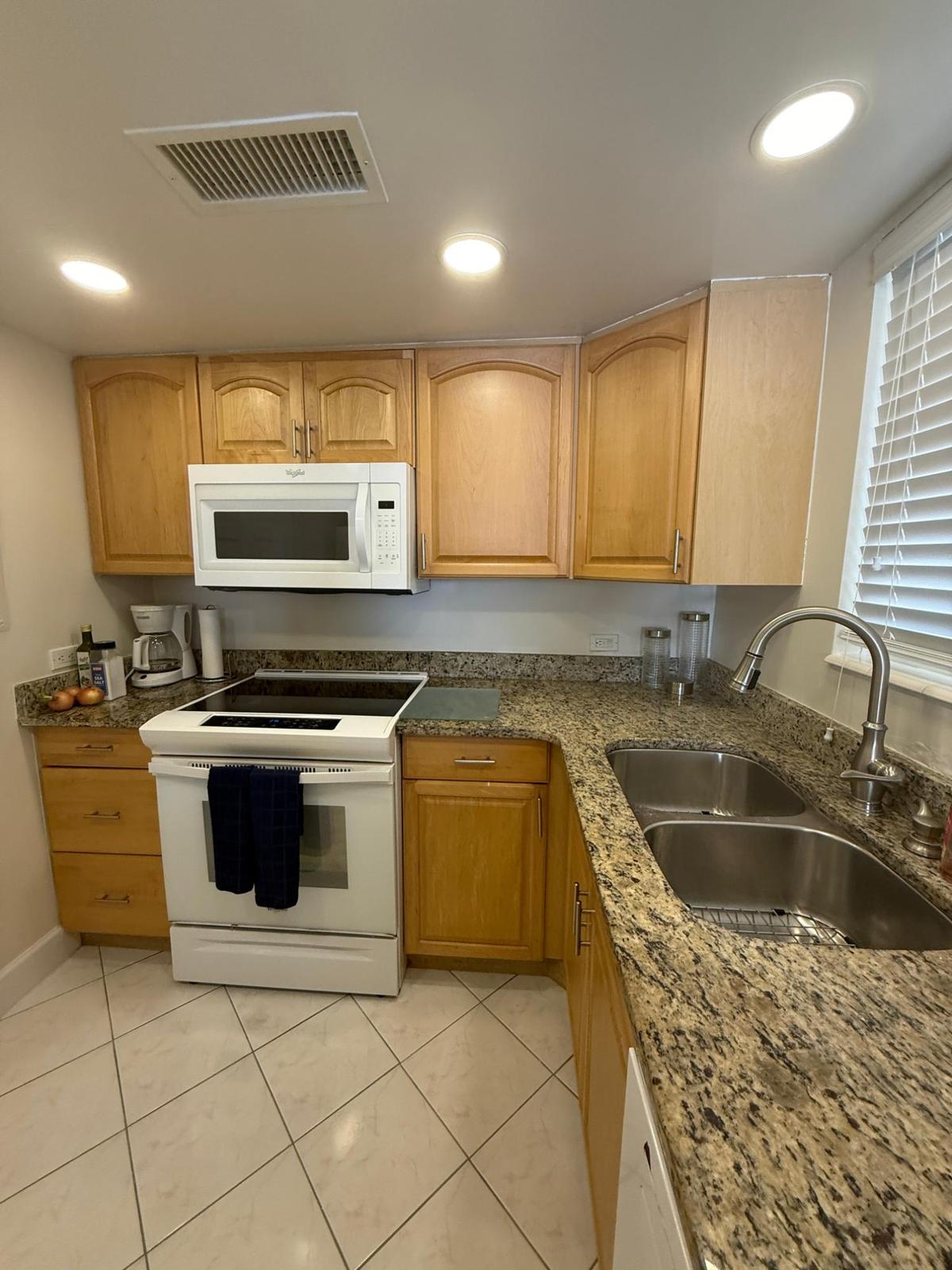 3-bedroom apartment on Bell Channel Road, Grand Bahama — photo 3