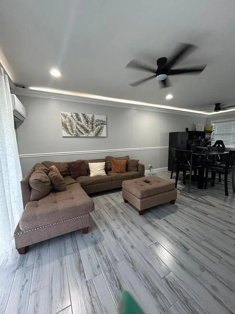 1-bedroom apartment in Freeport, modern and furnished — photo 3