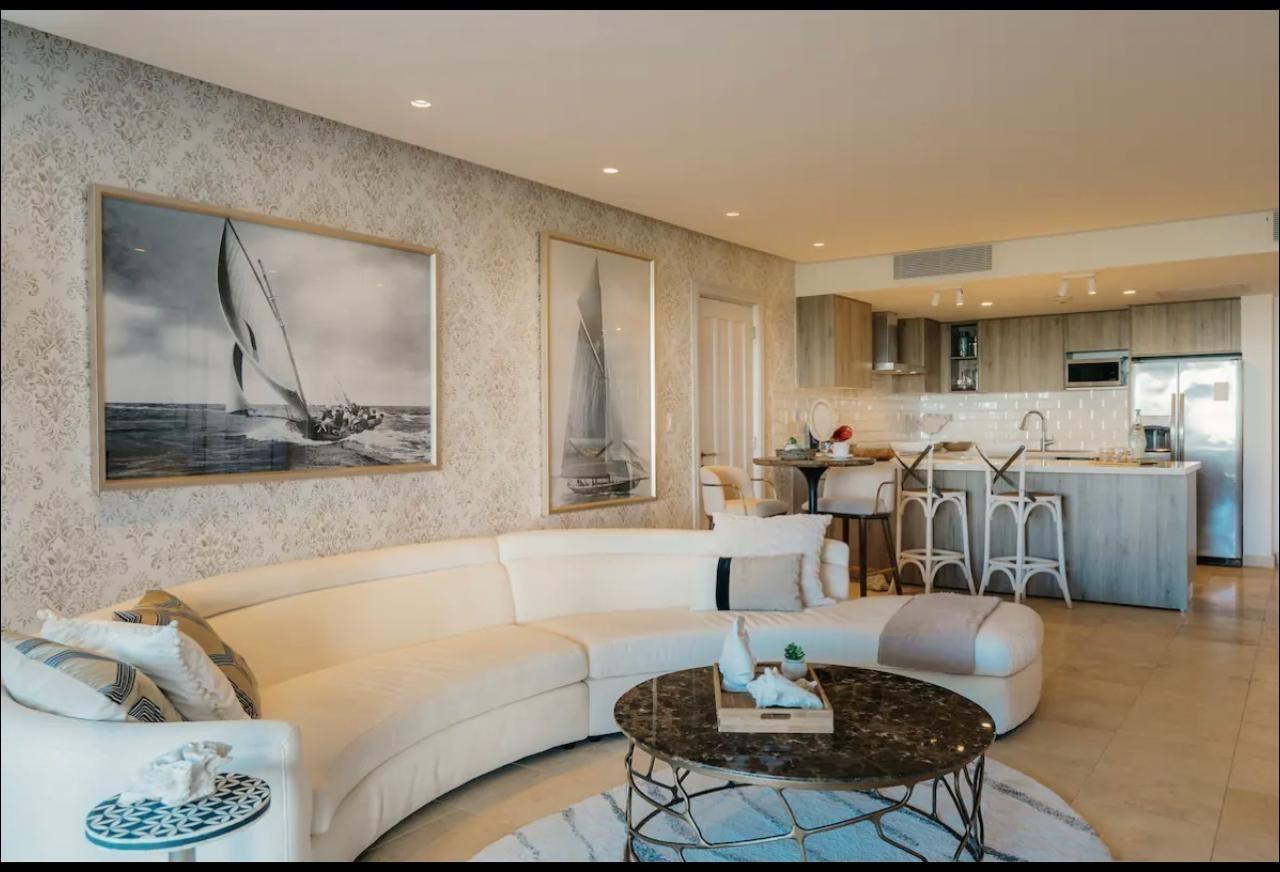 Gorgeous 2-bedroom Apartment By The Beach Fully Furnished — photo 1