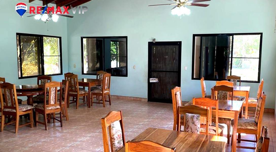 Restaurant for Sale in Up and Coming Beach Community — photo 4