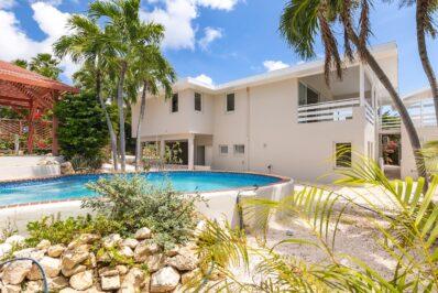5 bedroom home for sale — photo 3