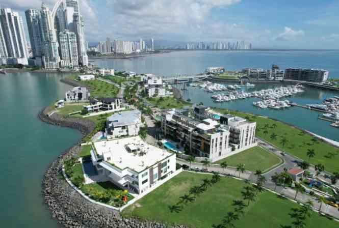 Ocean Reef Penthouse Garden Apartment for Sale — photo 3