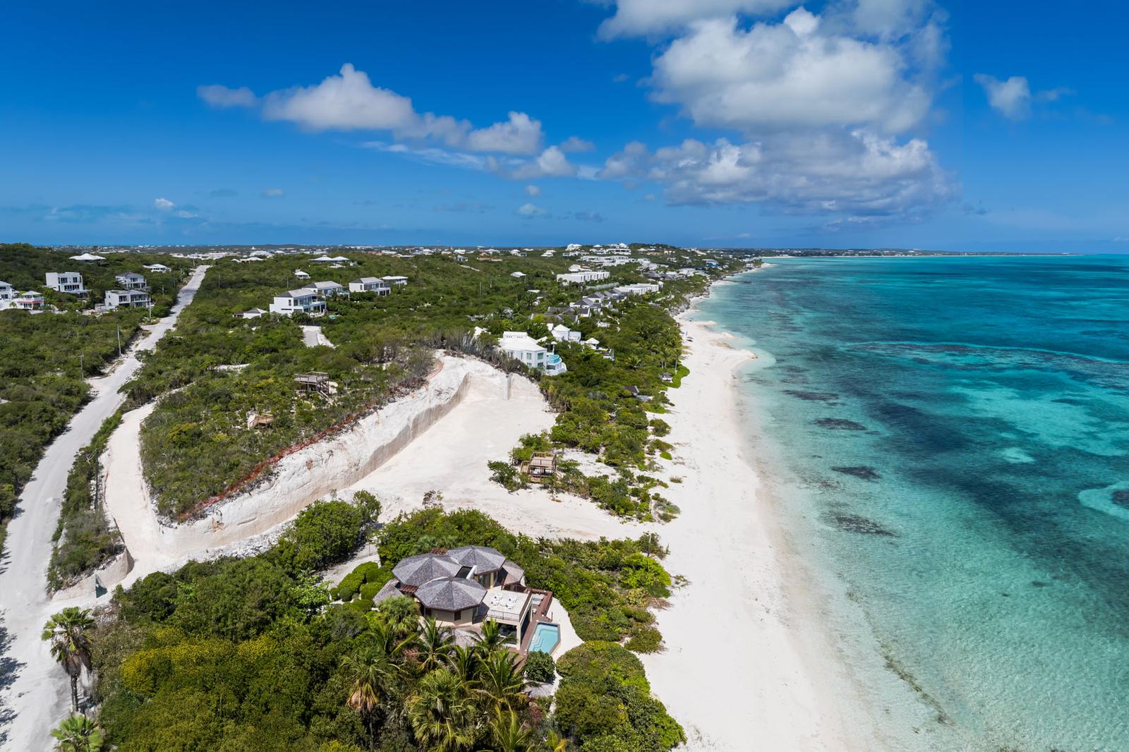 4 Bedroom Villa for Sale on Lot 6, M-House by Beach Enclave, Blue Mountain, Providenciales, Turks & Caicos — photo 4