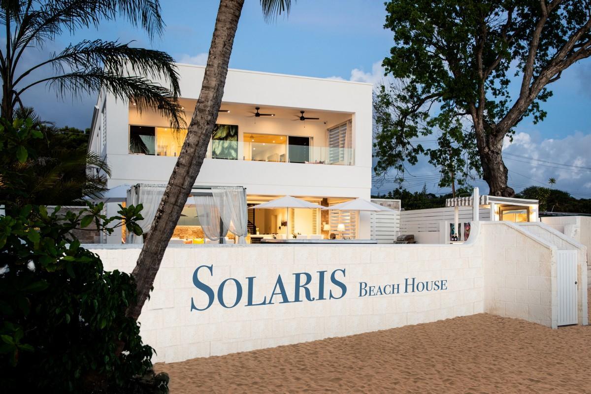 5-bedroom beachfront villa in Reeds Bay, Holetown — photo 1