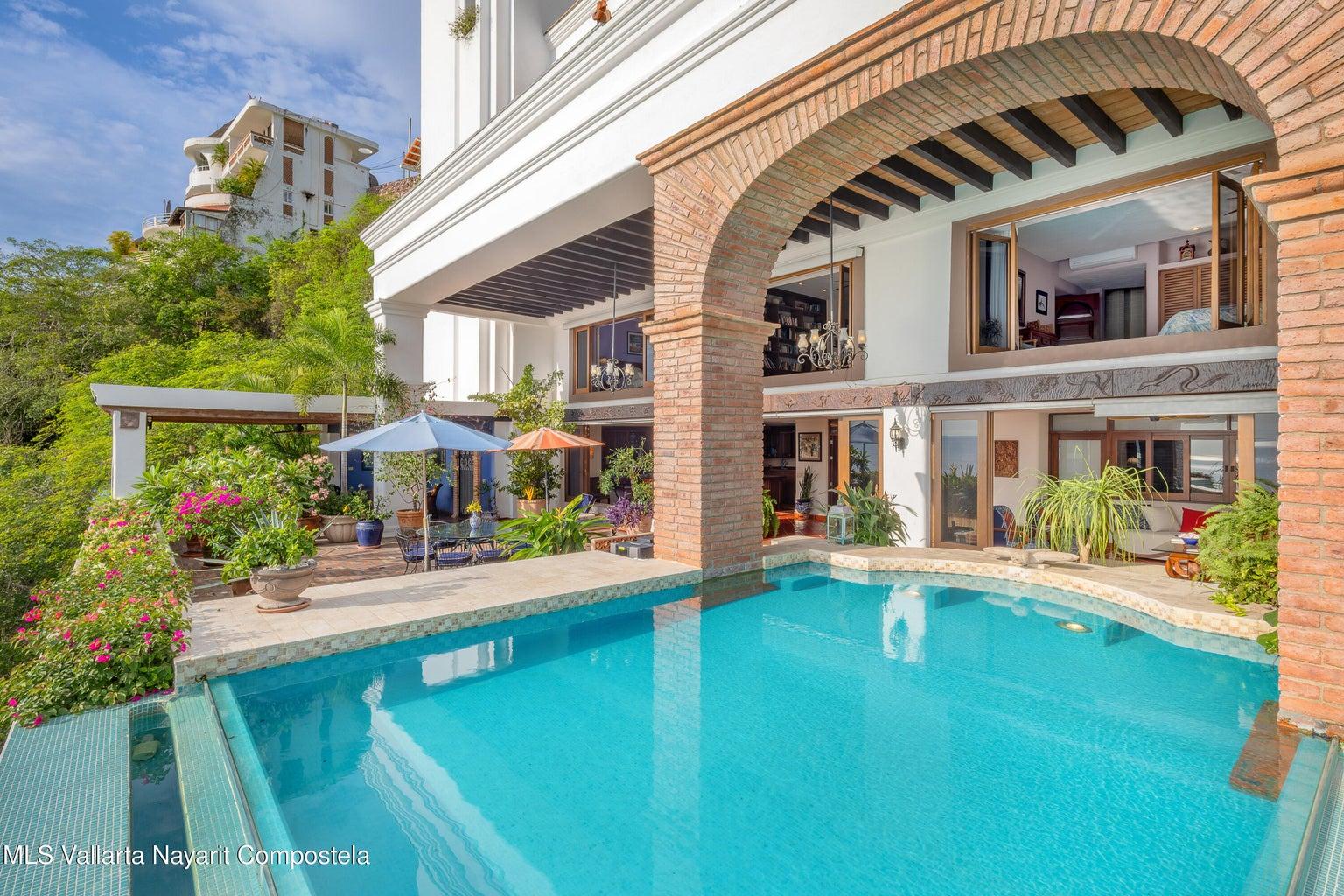 4 Bedroom Condo for Sale in Las Terrazas, Conchas Chinas, Puerto Vallarta — photo 2