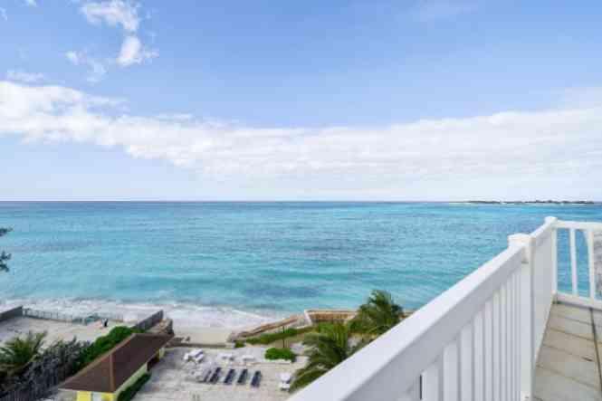 3 Bed Apartment in Cable Beach, Bahamas — photo 2