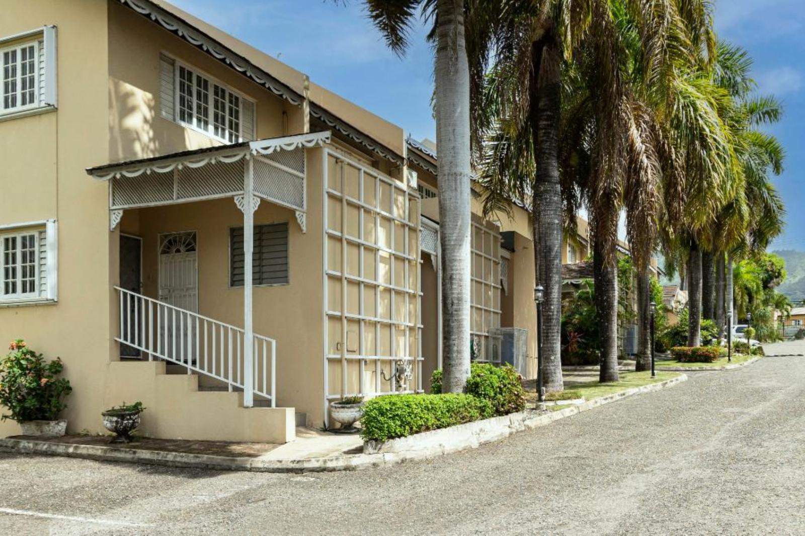 3 Bedroom Townhouse for Sale, Lands Creek, Waterworks Road, Kingston 8, Jamaica — photo 2