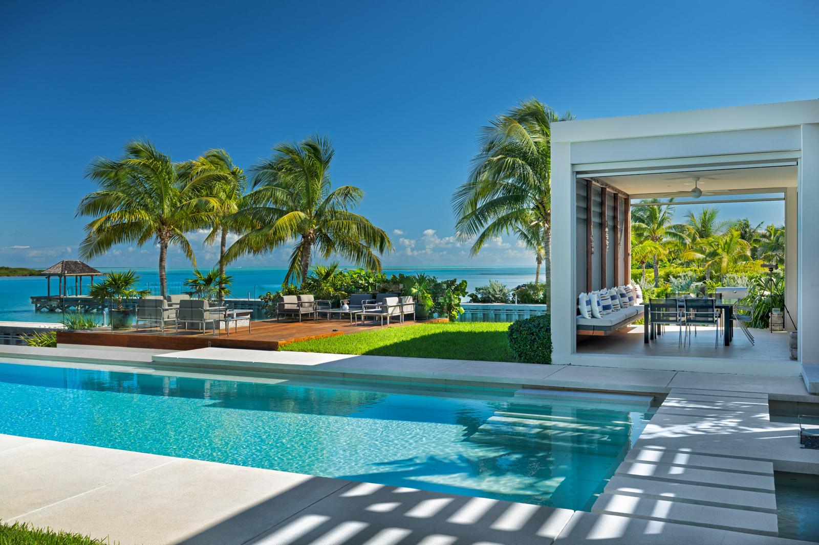 Blue Cay Estate Beach & Canal Front — photo 2