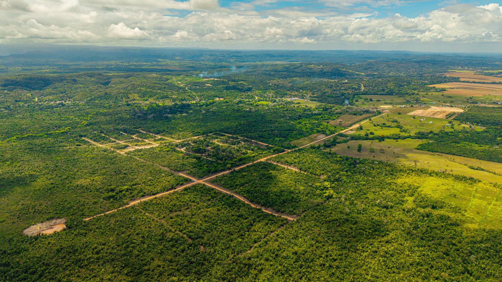 Acreage lots (1–6 acres) at Iguana Vista Estates, Black Man Eddy — photo 5