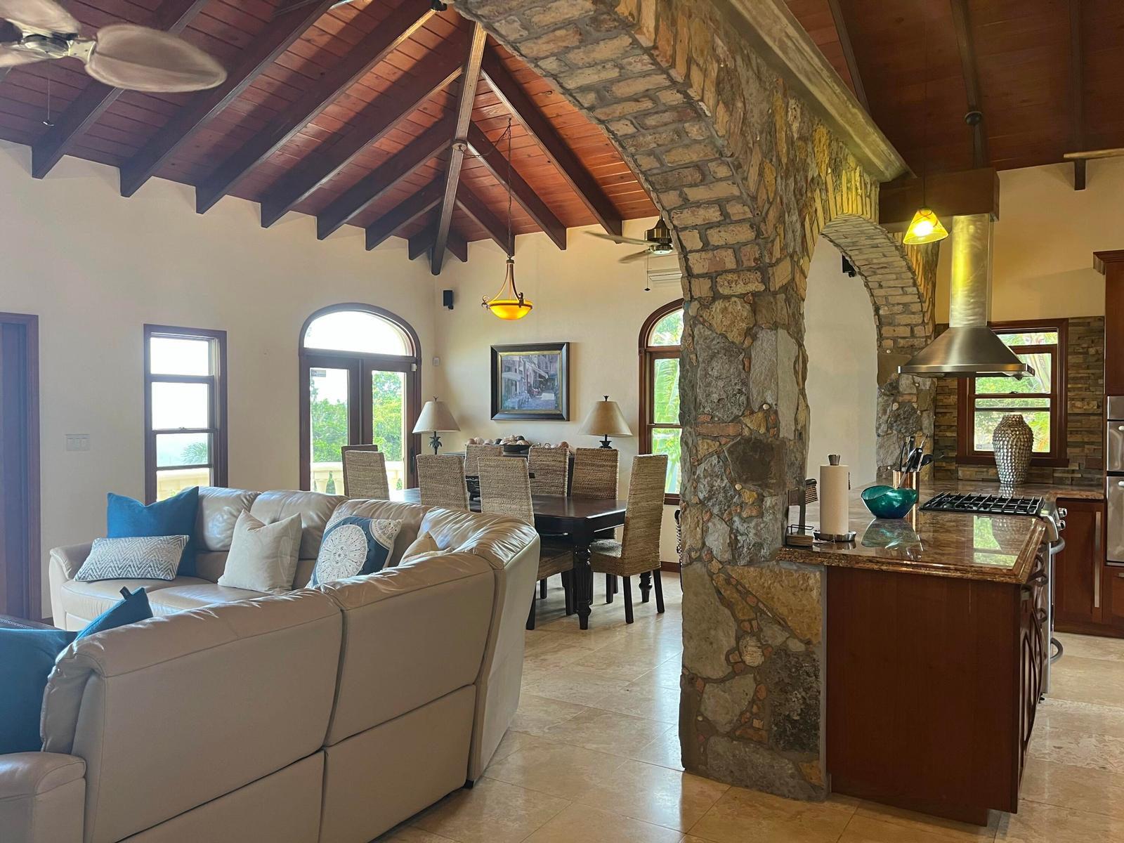 6-bedroom single family home in St. Thomas, Virgin Islands — photo 2