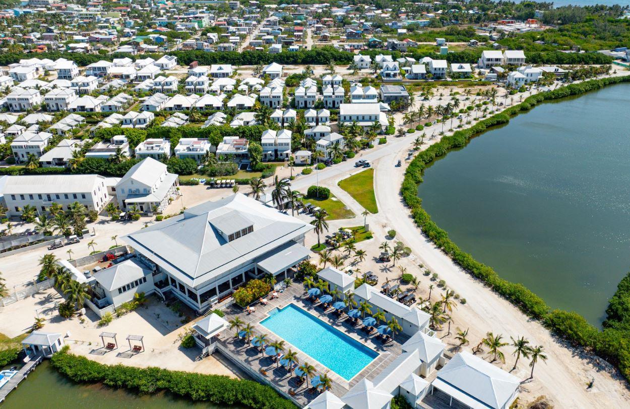 Mahogany Bay Village Waterfront Property with Financing — photo 1