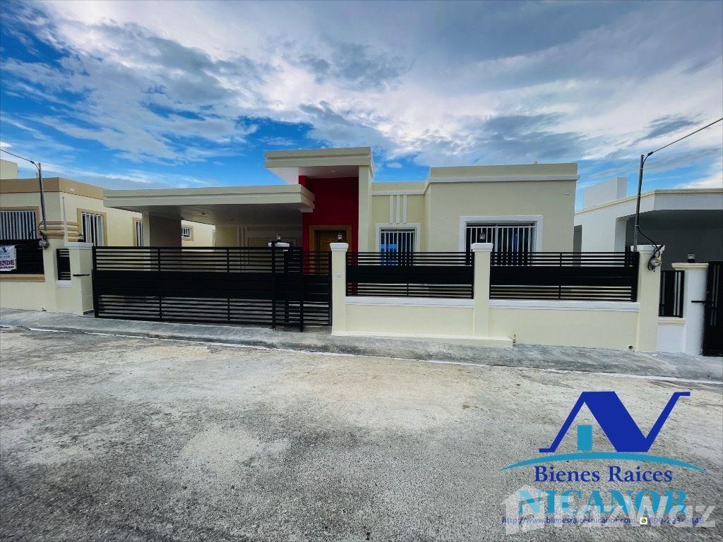 3 Bedroom House with Pool for Sale in San Felipe De Puerto Plata — photo 1