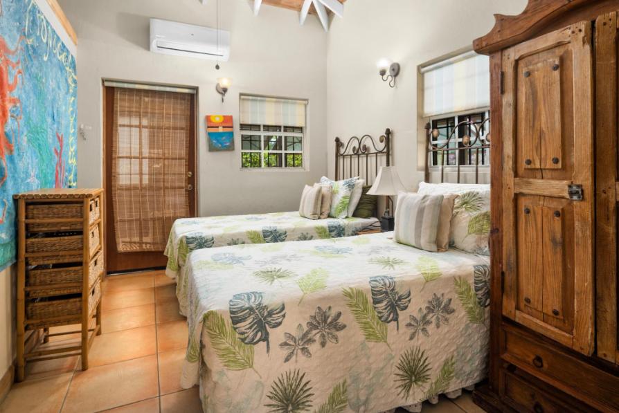 Columbus Cottage 2BR Caribbean Retreat — photo 4