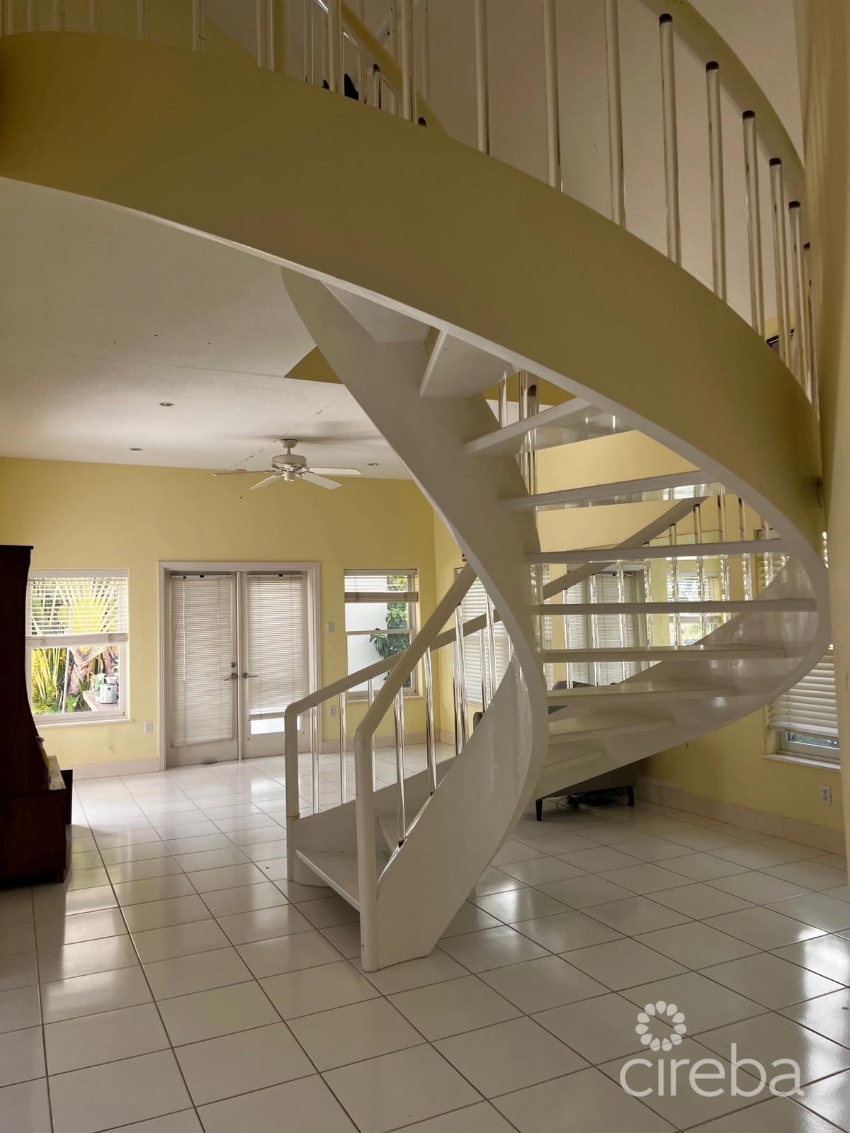 4-bedroom villa in Canal Point, Seven Mile Corridor — photo 5