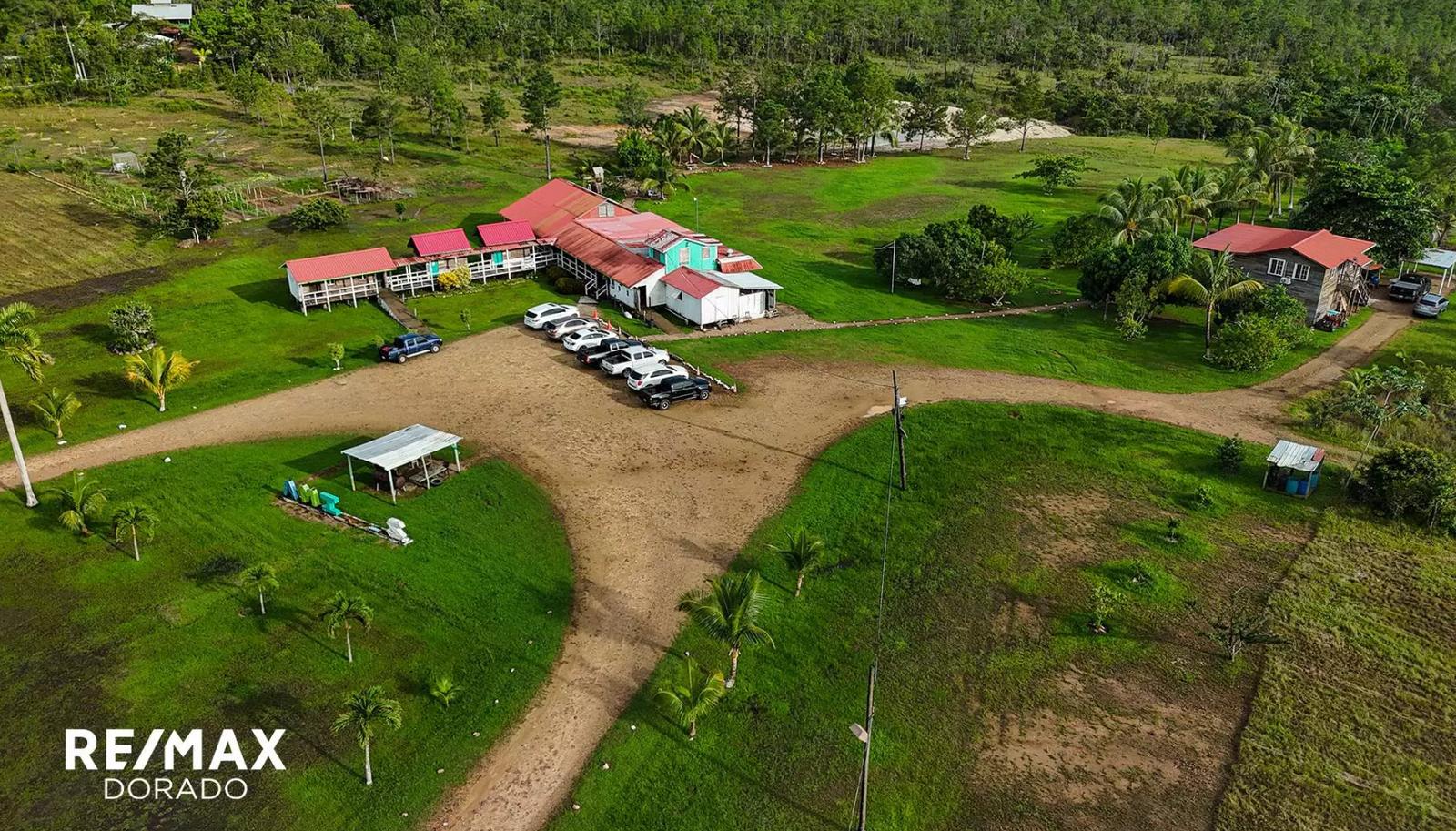10.5 Acres Commercial Property with Restaurant & Rental Income in Belize — photo 4