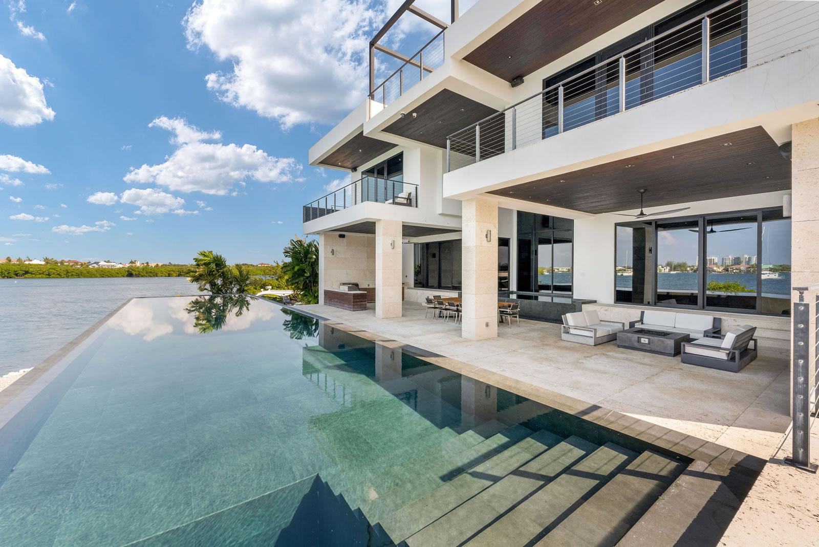 7 Bedroom Ultra-Luxury Home for Sale, Lalique Pointe at Peninsula Quay, Crystal Harbour, Grand Cayman — photo 4