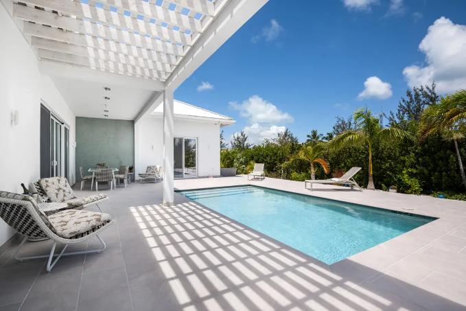 New Luxury Grace Bay 3BR Coral Villa — photo 3