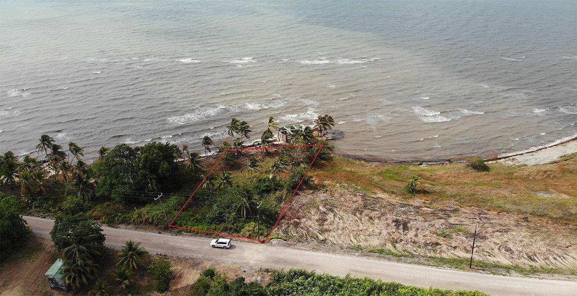 Exceptional Beachfront Lot in Dangriga — photo 1
