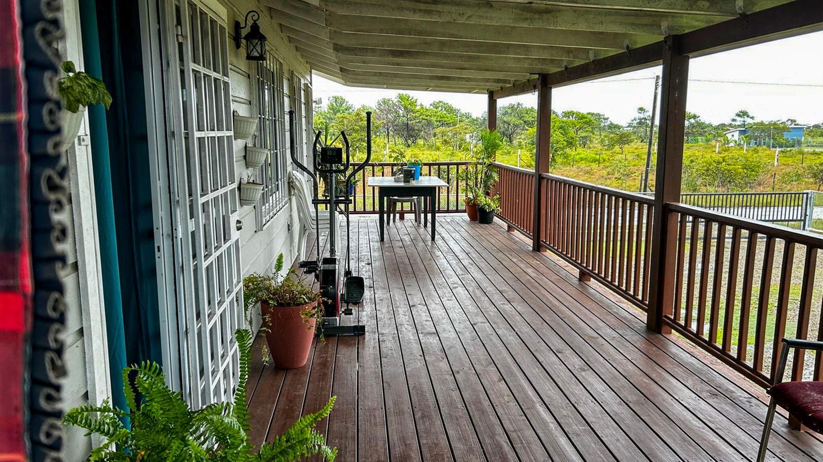 Affordable 3 Bedroom Home in Independence — photo 3