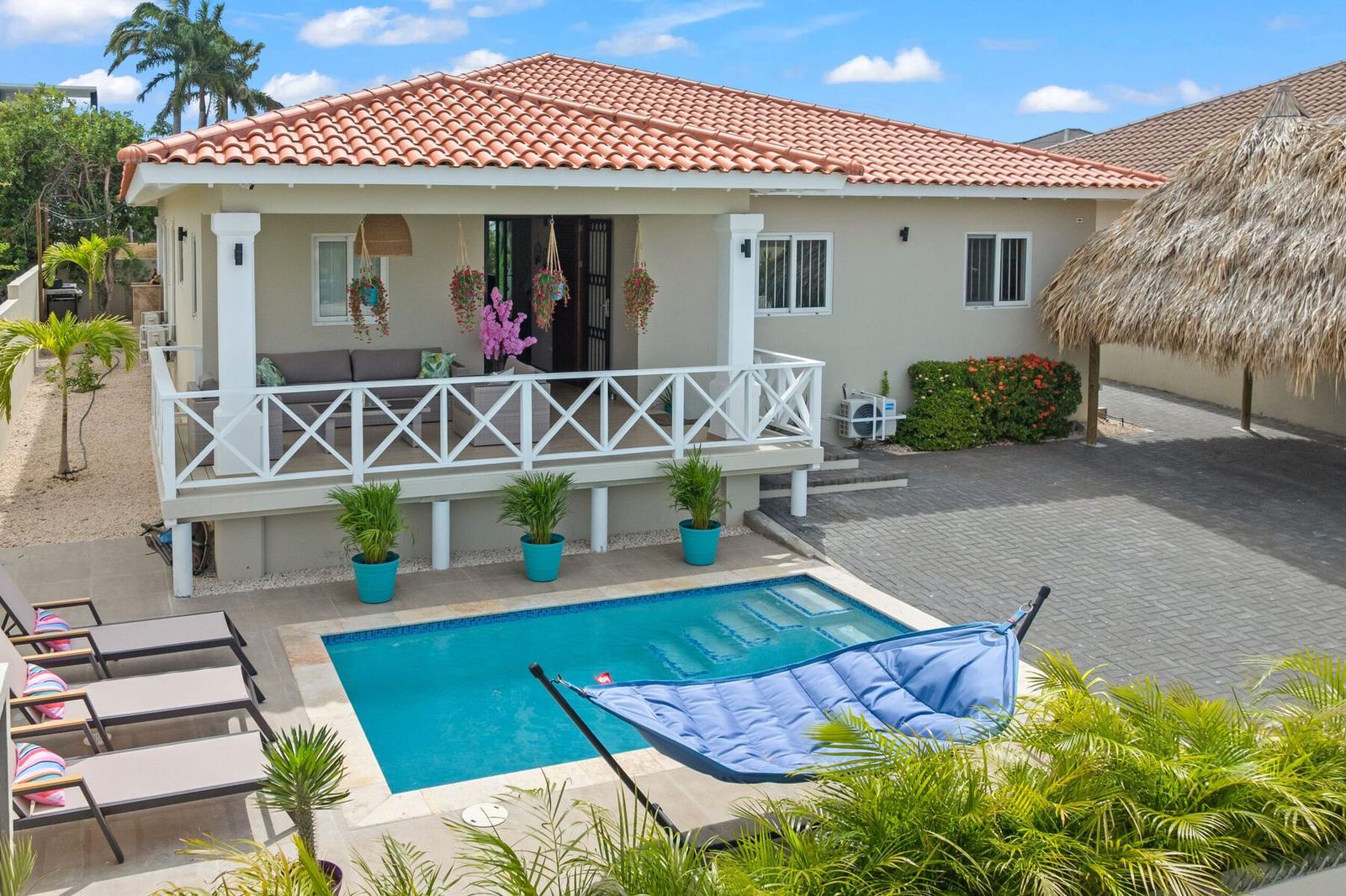 4 bedroom home Kaya Barbera | Jacuzzi & Pool | Jan Thiel — photo 1