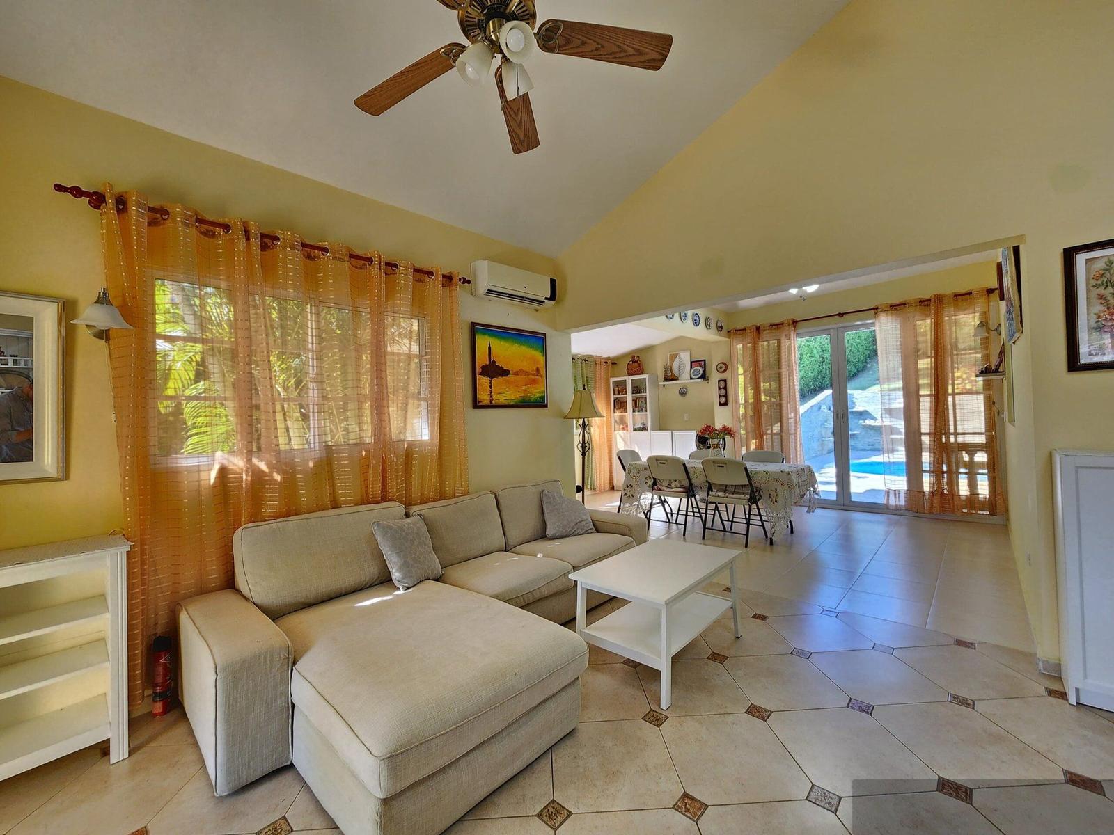 2-Bedroom Villa + Guest Apartment in Residencial Hispaniola — photo 3