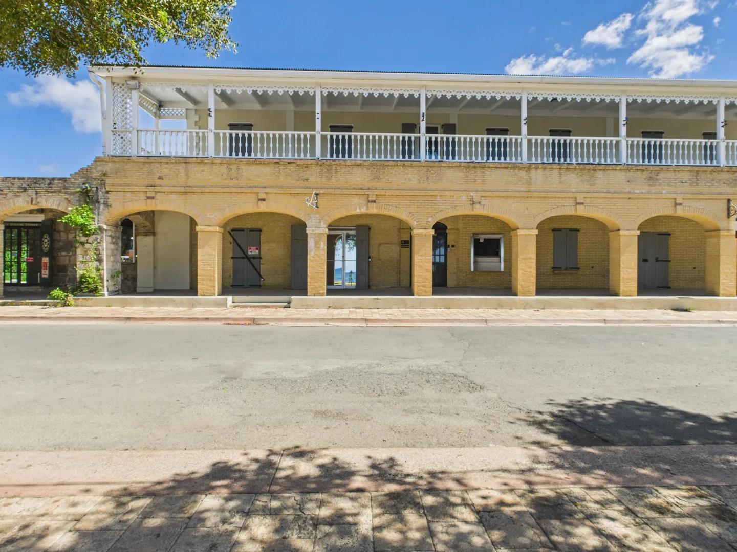 Commercial Complex — photo 1