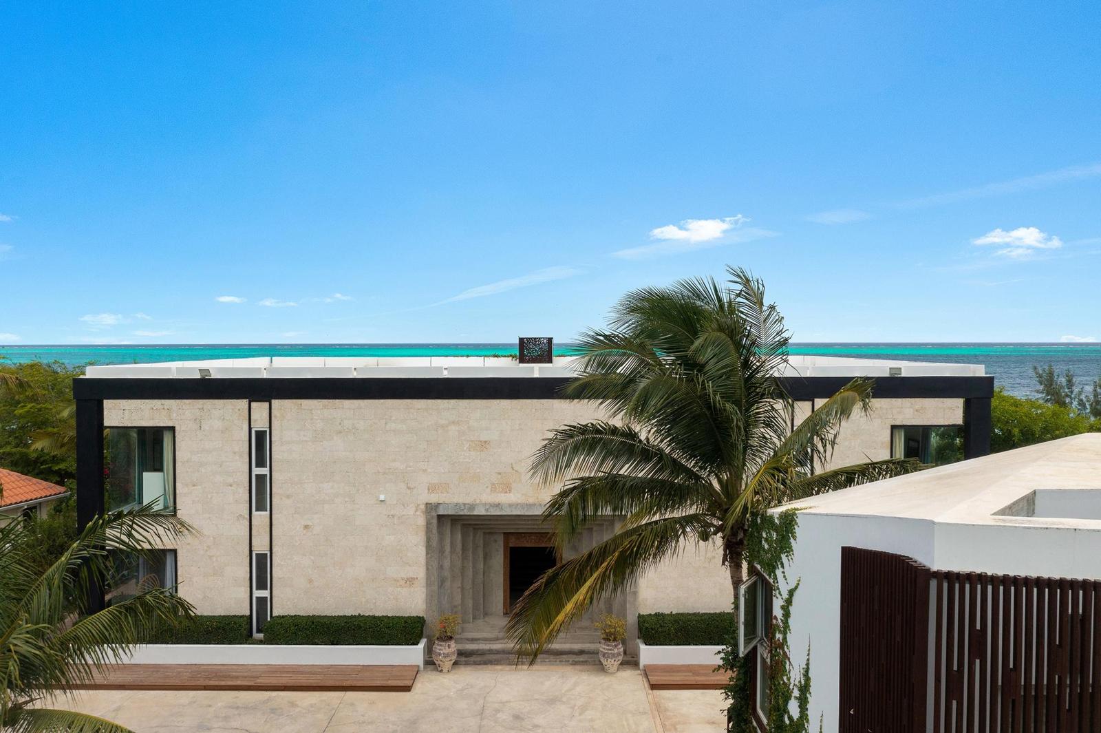 10‑bedroom single family home in Providenciales — photo 5