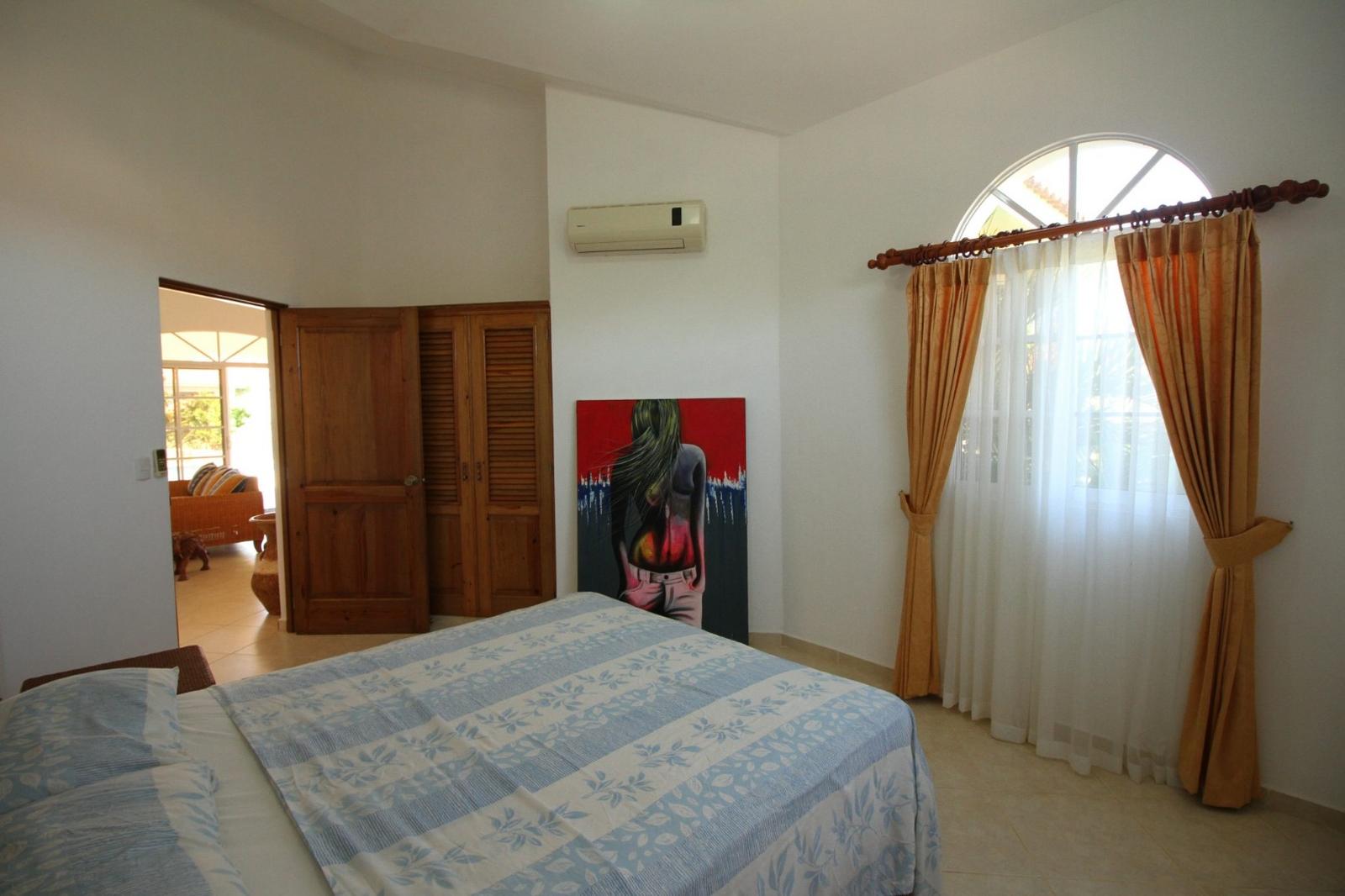 Gorgeous Villa With Large Terrace 3 Bed 2 Bath — photo 5