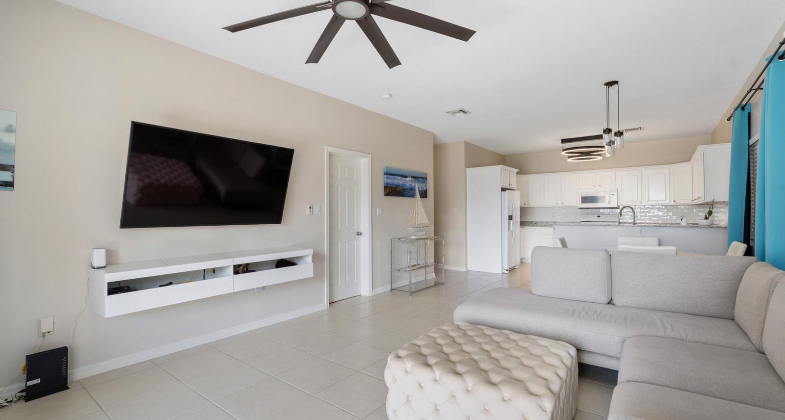 3-bedroom apartment with private pool in Spotts — photo 4