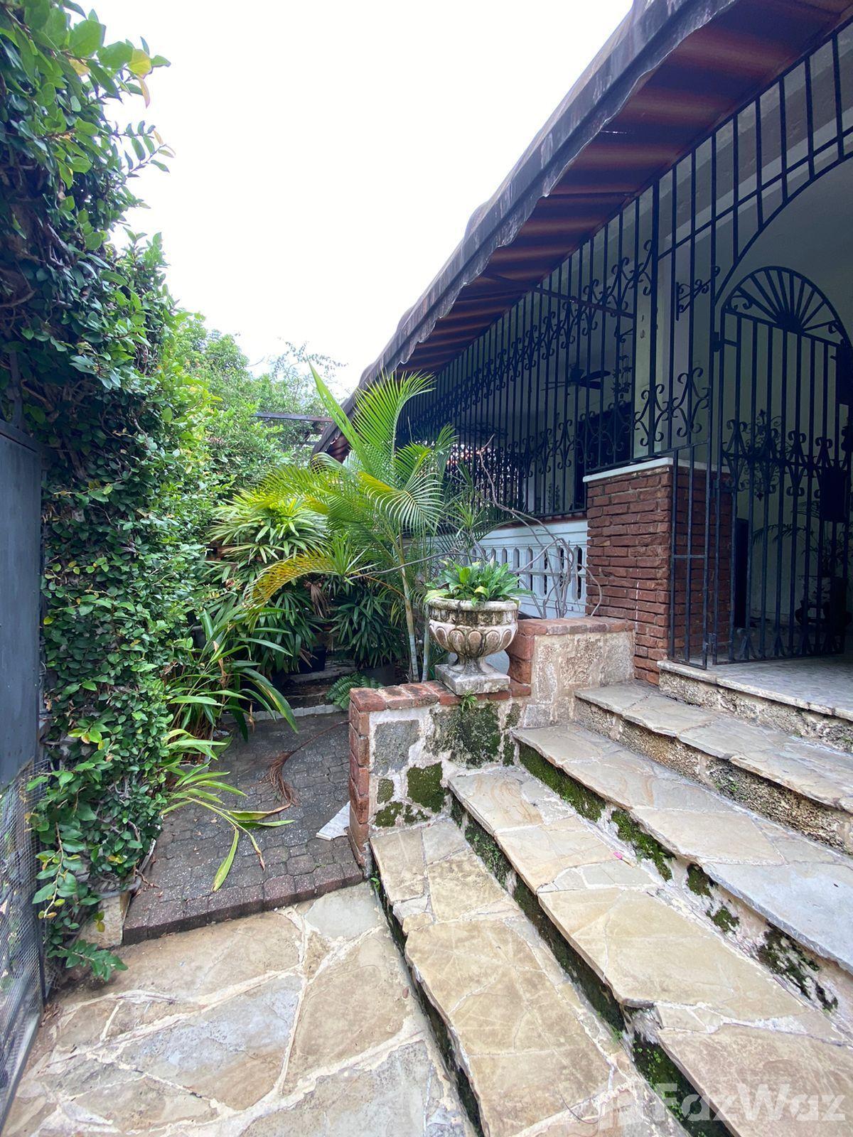 4 bedroom Nacional for sale at Gazcue, next to the presidential palace — photo 5