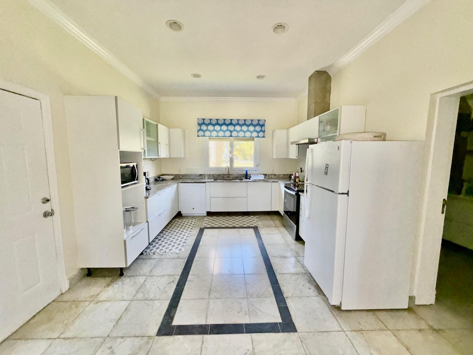 4-bedroom apartment in Fortune Cay, Grand Bahama — photo 4
