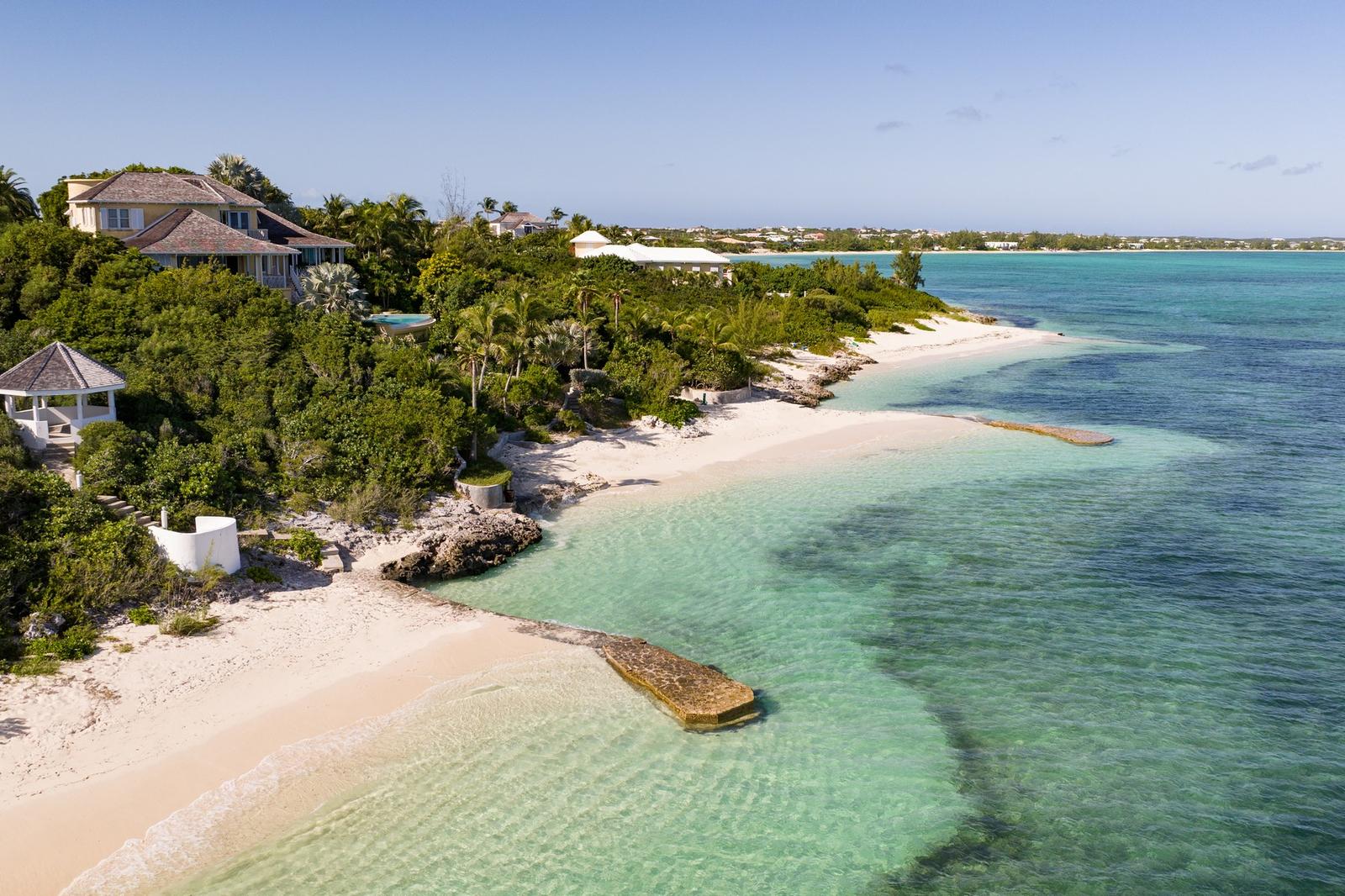 1.31 Acres of Beachfront Land for Sale, Thompson Cove, Providenciales, Turks & Caicos — photo 1