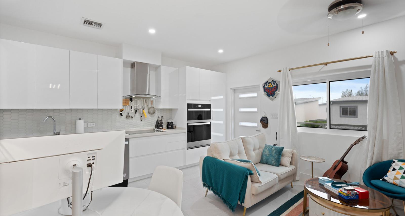 Freehold - Introducing George T — photo 2